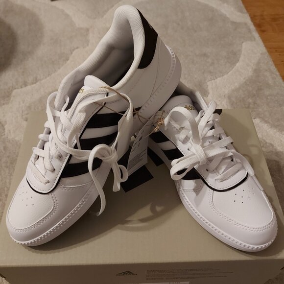 *New* Adidas Women's Breaknet Sleek Shoes - Picture 5 of 9